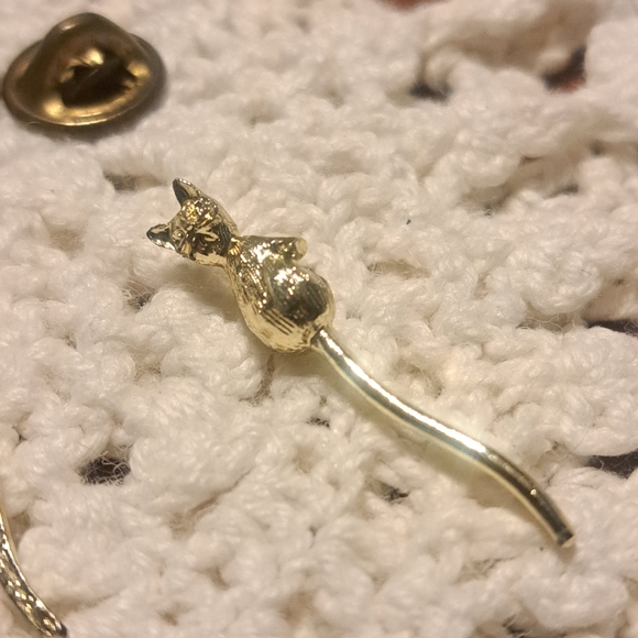 Vintage 1960 Nemo Signed Gold Tone Long Tail Kitten Cat Stick Pins Set Of 2 - Picture 3 of 5